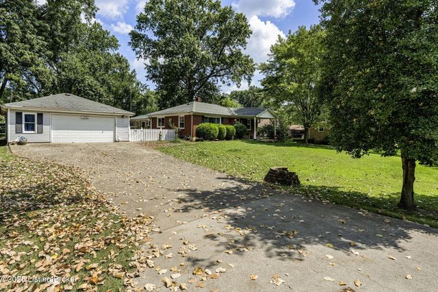 1640 Oriole Dr, New Albany, IN 47150