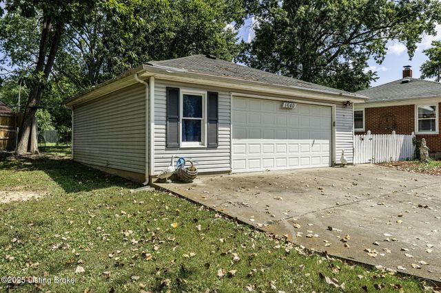 1640 Oriole Dr, New Albany, IN 47150