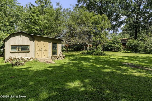 1640 Oriole Dr, New Albany, IN 47150