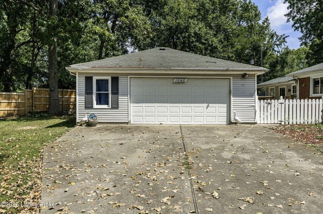 1640 Oriole Dr, New Albany, IN 47150