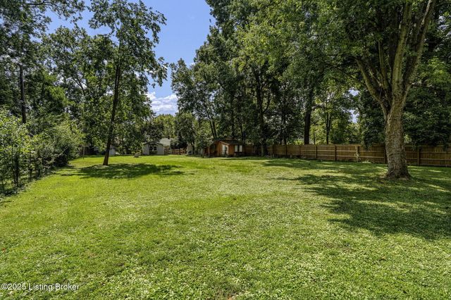 1640 Oriole Dr, New Albany, IN 47150