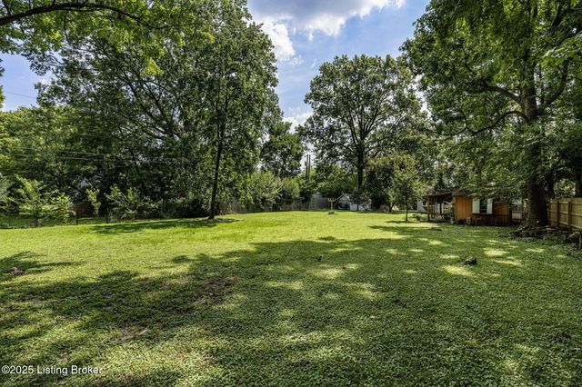 1640 Oriole Dr, New Albany, IN 47150