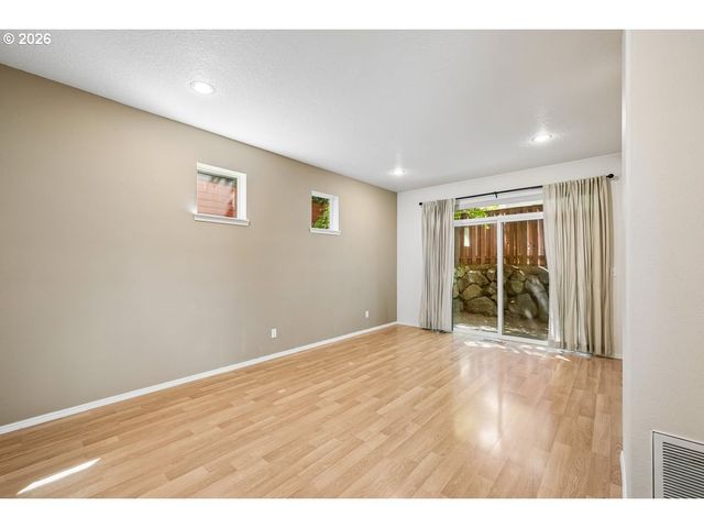 20454 Sw Skiver St, Beaverton, OR 97078