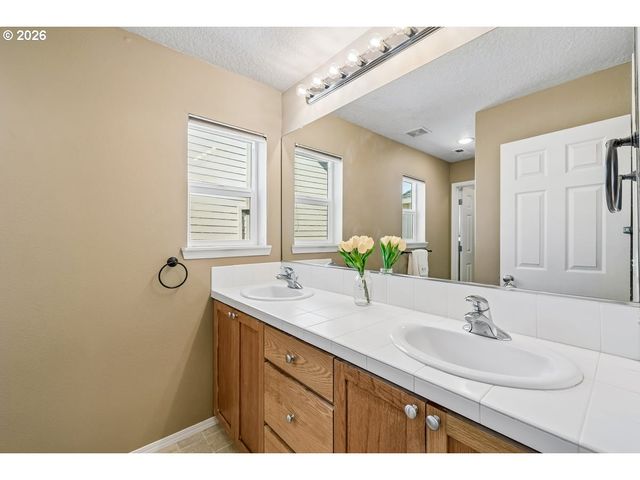 20454 Sw Skiver St, Beaverton, OR 97078