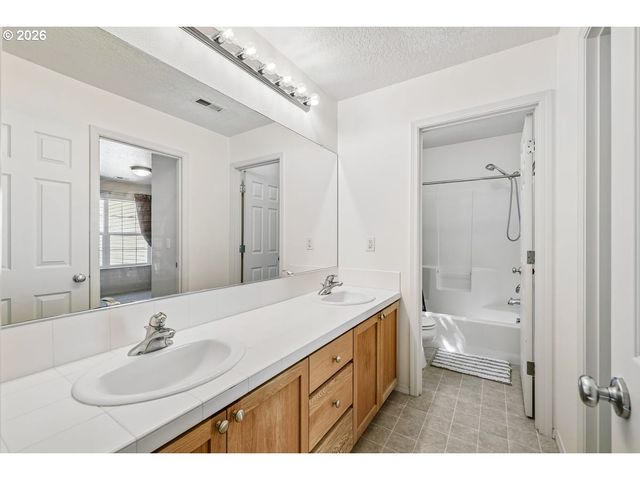 20454 Sw Skiver St, Beaverton, OR 97078