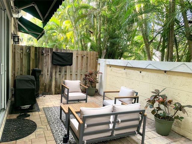 826 SE 4th Court, Deerfield Beach, FL 33441