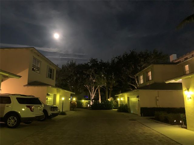 826 SE 4th Court, Deerfield Beach, FL 33441