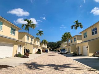 826 SE 4th Court, Deerfield Beach, FL 33441