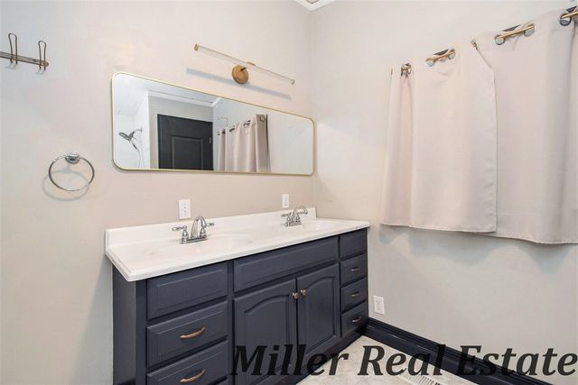 926 N Washington Street, Lowell, MI 49331