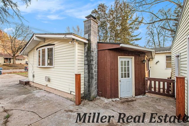 926 N Washington Street, Lowell, MI 49331