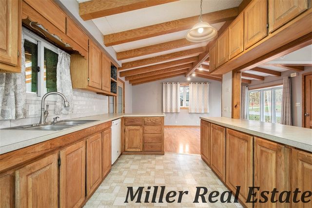 926 N Washington Street, Lowell, MI 49331