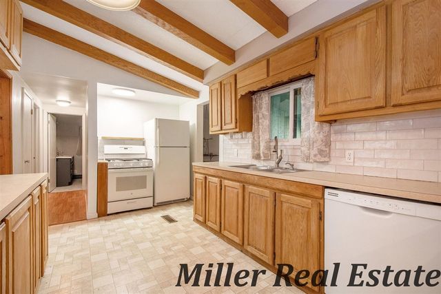 926 N Washington Street, Lowell, MI 49331