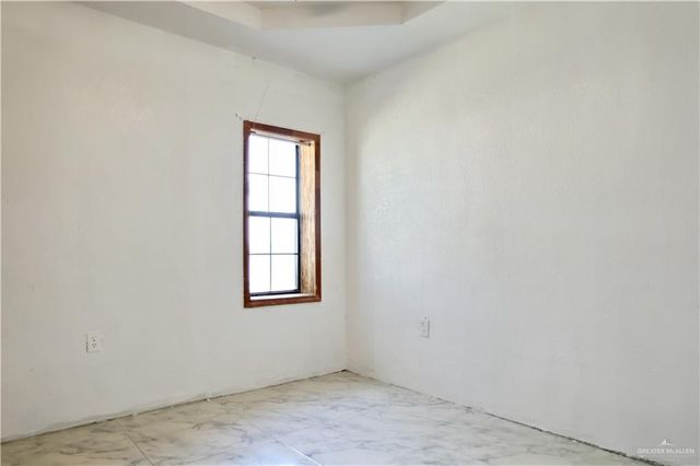 927 E Salazar Street, San Juan, TX 78589