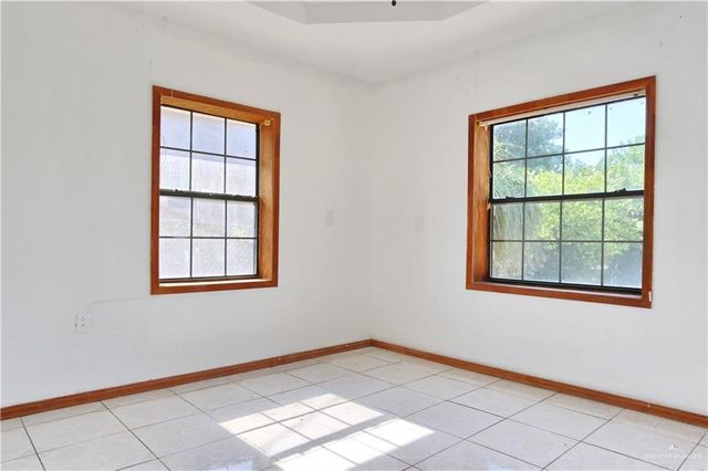 927 E Salazar Street, San Juan, TX 78589