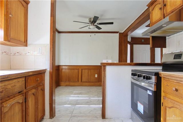 927 E Salazar Street, San Juan, TX 78589