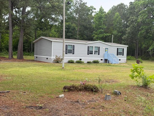 1389 Isabella Rd., Kingstree, SC 29556