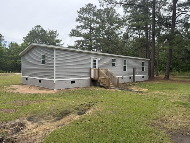 1389 Isabella Rd., Kingstree, SC 29556