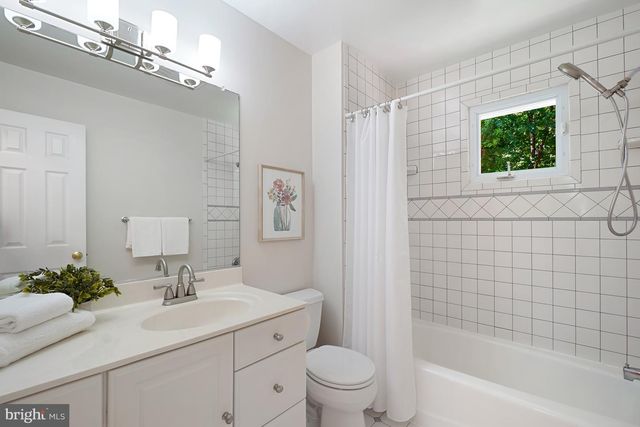 5000 BAFFIN BAY LN, Rockville, MD 20853