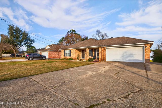 3524 N 8th Street, Ocean Springs, MS 39564