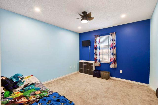 3524 N 8th Street, Ocean Springs, MS 39564