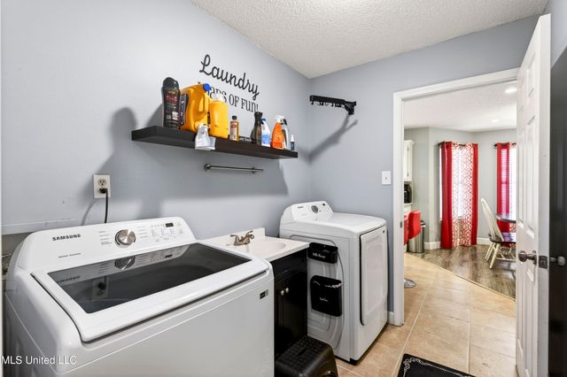 3524 N 8th Street, Ocean Springs, MS 39564