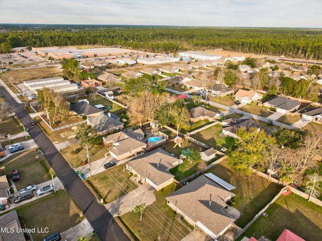 3524 N 8th Street, Ocean Springs, MS 39564