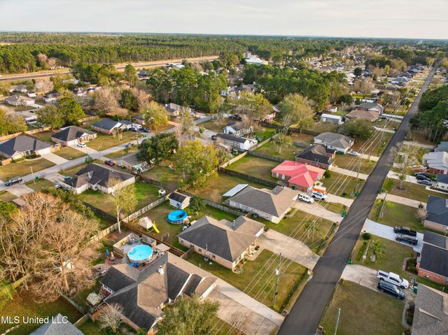 3524 N 8th Street, Ocean Springs, MS 39564