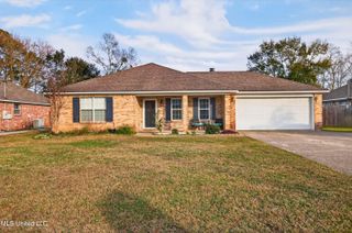 3524 N 8th Street, Ocean Springs, MS 39564