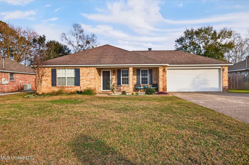 3524 N 8th Street, Ocean Springs, MS 39564