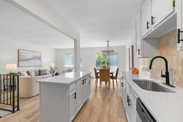 4112 Sylvia Lane S, Shoreview, MN 55126