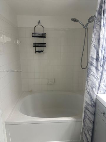 2961 NE 185th St 1618, Aventura, FL 33180