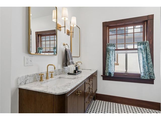 1385 S Lincoln St, Denver, CO 80210