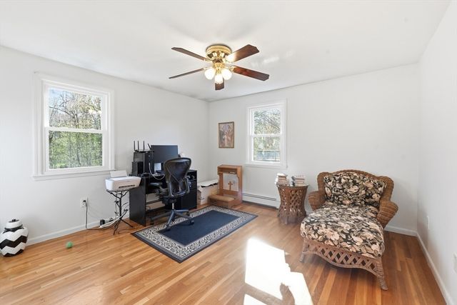 15 Briarwood Rd, Rutland, MA 01543