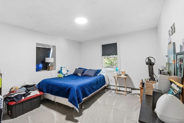 15 Briarwood Rd, Rutland, MA 01543