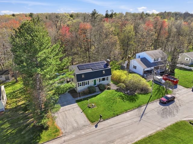 15 Briarwood Rd, Rutland, MA 01543