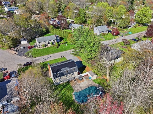 15 Briarwood Rd, Rutland, MA 01543
