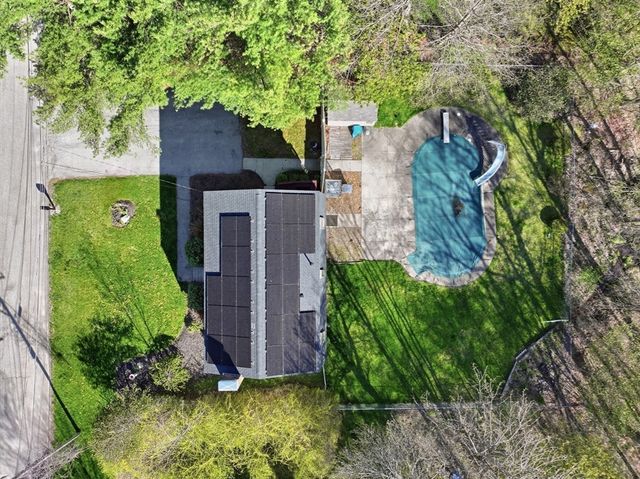 15 Briarwood Rd, Rutland, MA 01543