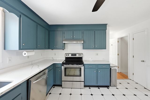 15 Briarwood Rd, Rutland, MA 01543