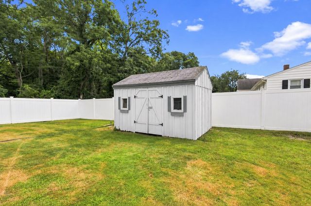 26 Paul Rd, Dartmouth, MA 02747