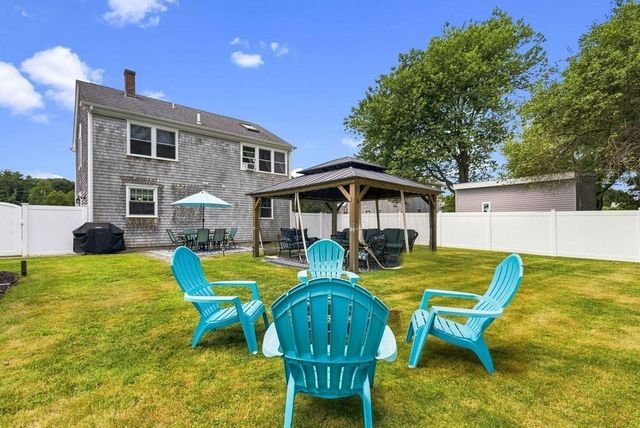 26 Paul Rd, Dartmouth, MA 02747