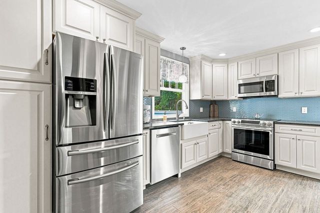 26 Paul Rd, Dartmouth, MA 02747