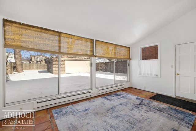 1394 Hampton Road, Grosse Pointe Woods, MI 48236