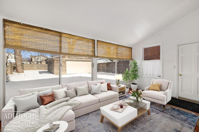 1394 Hampton Road, Grosse Pointe Woods, MI 48236