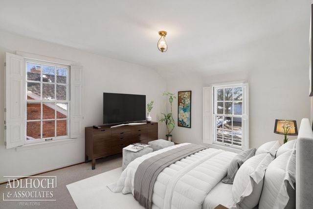 1394 Hampton Road, Grosse Pointe Woods, MI 48236