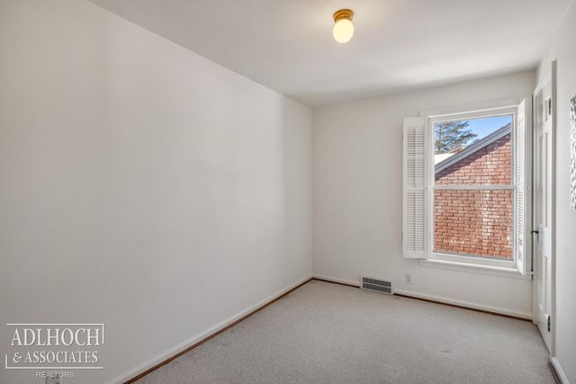 1394 Hampton Road, Grosse Pointe Woods, MI 48236