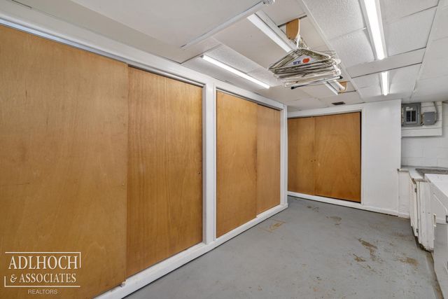 1394 Hampton Road, Grosse Pointe Woods, MI 48236