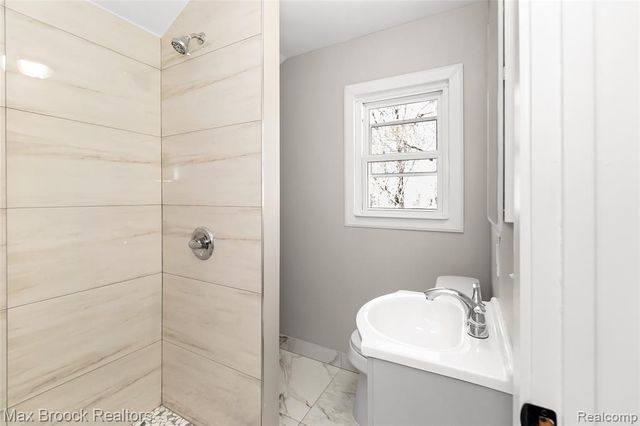 169 Dwight Avenue, Pontiac, MI 48341