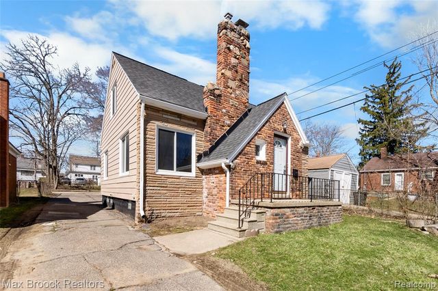 169 Dwight Avenue, Pontiac, MI 48341