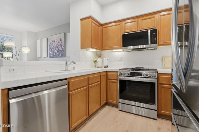 27072 Victoria Lane 126, Valencia, CA 91355
