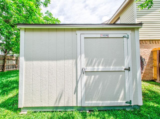 8022 La Brea Drive, Houston, TX 77083